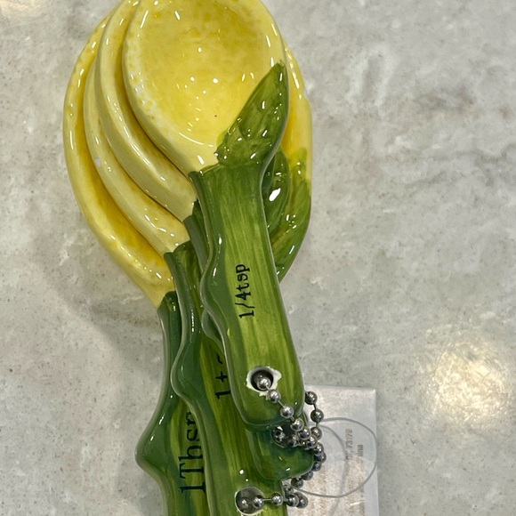New Trendy Ceramic Lemon Measuring Spoons 4 pc set, great gifts for Any Occasion - Picture 4 of 7